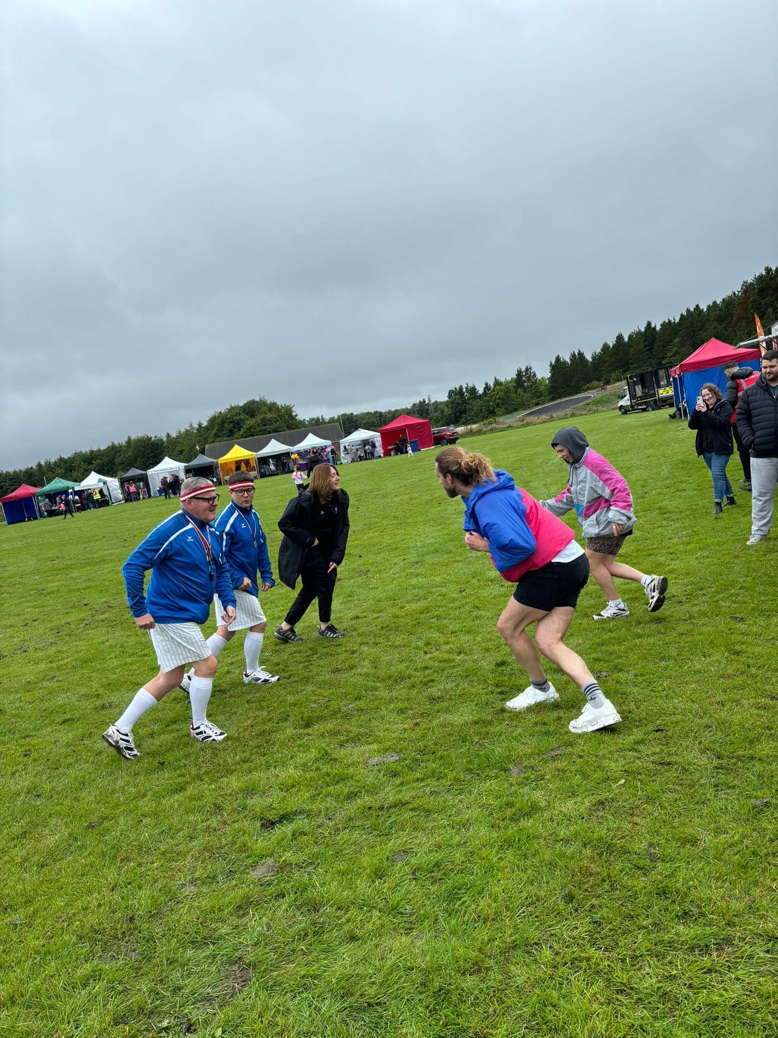 COMMUNITY SPIRIT SHINES THROUGH THE RAIN AT GALLAGHER PARK LIVE